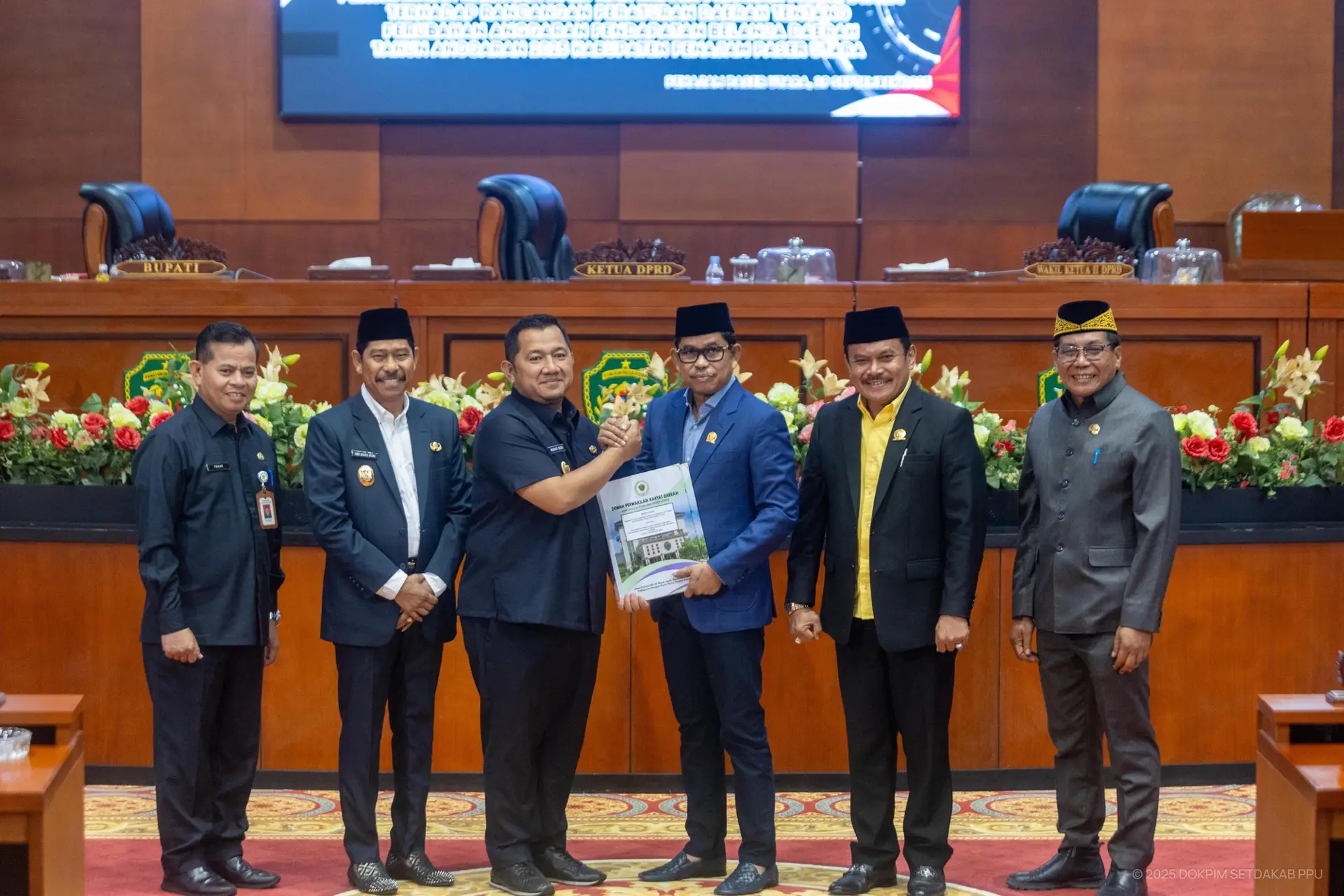Paripurna DPRD Setujui Perubahan APBD PPU 2025, Bupati Mudyat: “Instrumen Akselerasi Ekonomi dan Layanan Publik”