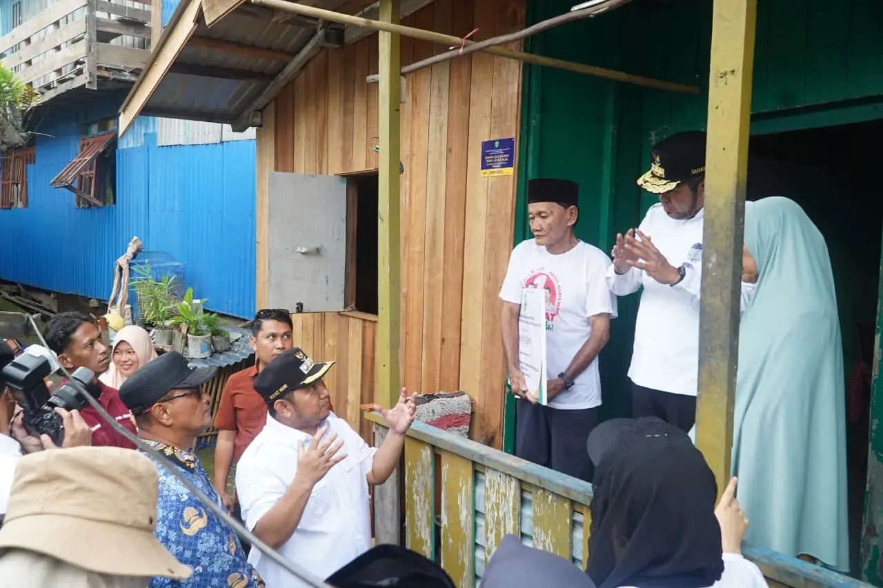 Bupati PPU Dampingi Gubernur dan Wakil Gubernur Kaltim Tinjau Rehabilitasi Rumah Tidak Layak Huni