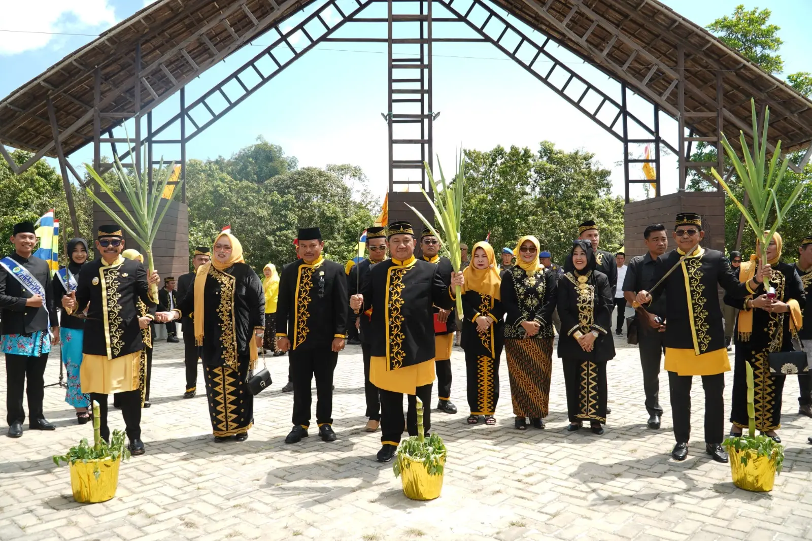 Buka Festival Belian Adat Paser Nondoi 2025, Bupati PPU Ajak Generasi Muda Lestarikan Budaya Lokal