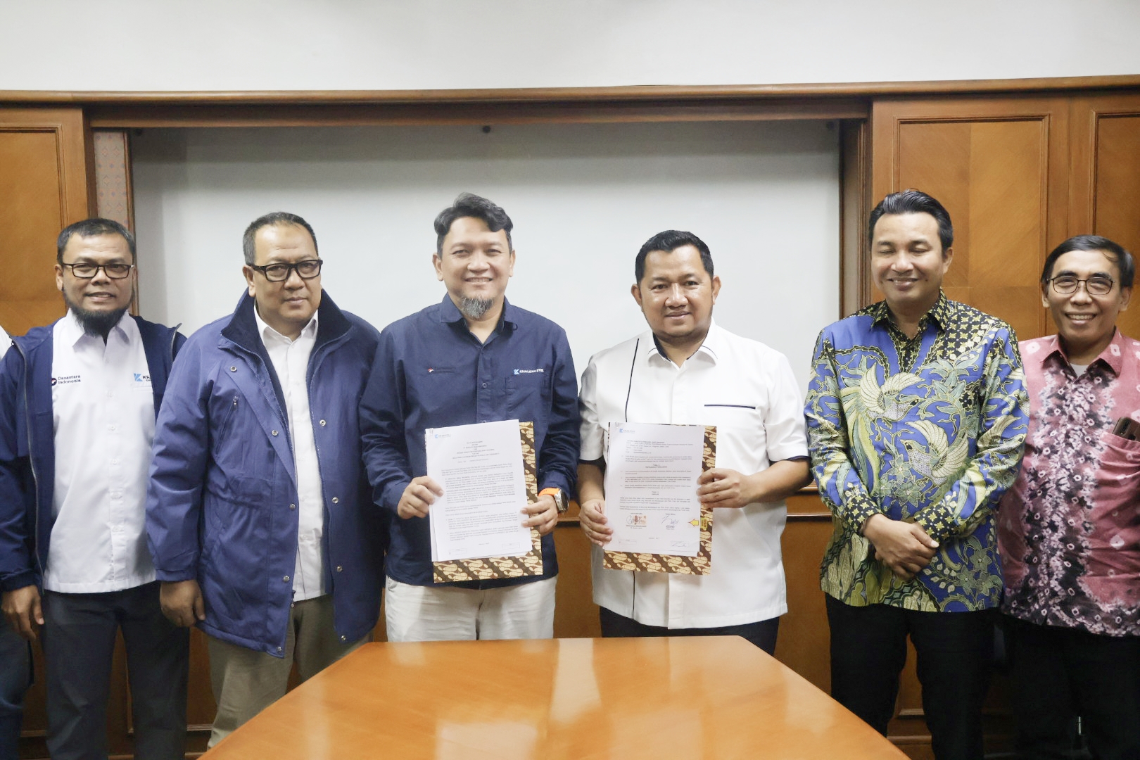 AKPSI dan Krakatau Niaga Indonesia Teken MoU, Dukung Hilirisasi Baja untuk Program MBG dan Koperasi Desa