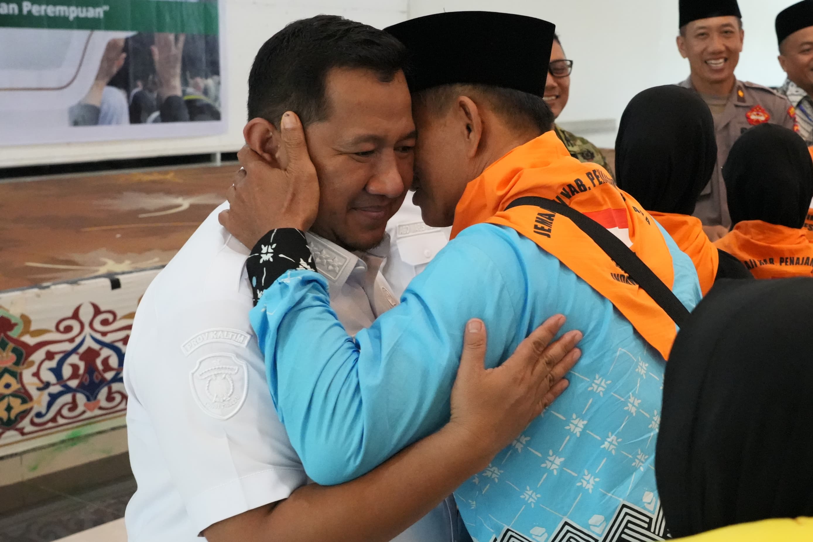 Lepas 148 Calon Jamaah Haji PPU, Mudyat Noor: Jaga Kesehatan dan Ikuti Arahan Petugas