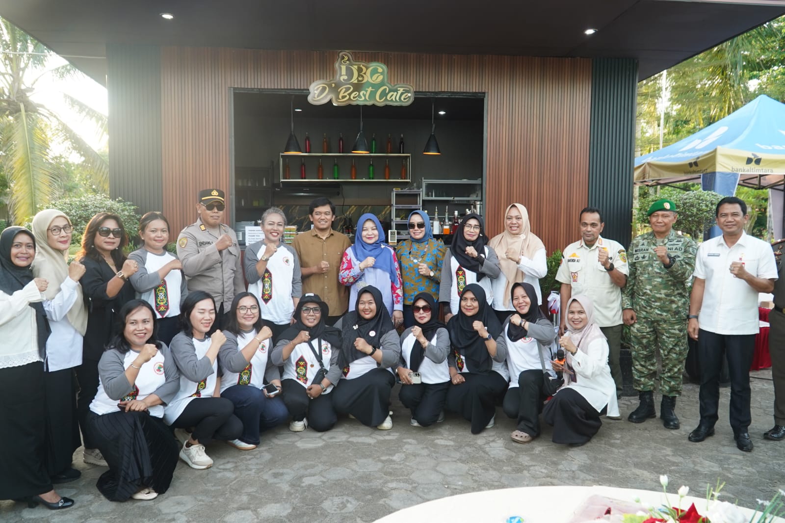 Pemkab PPU Resmikan Buen Mart dan D’Best Cafe di Taman Rozeline