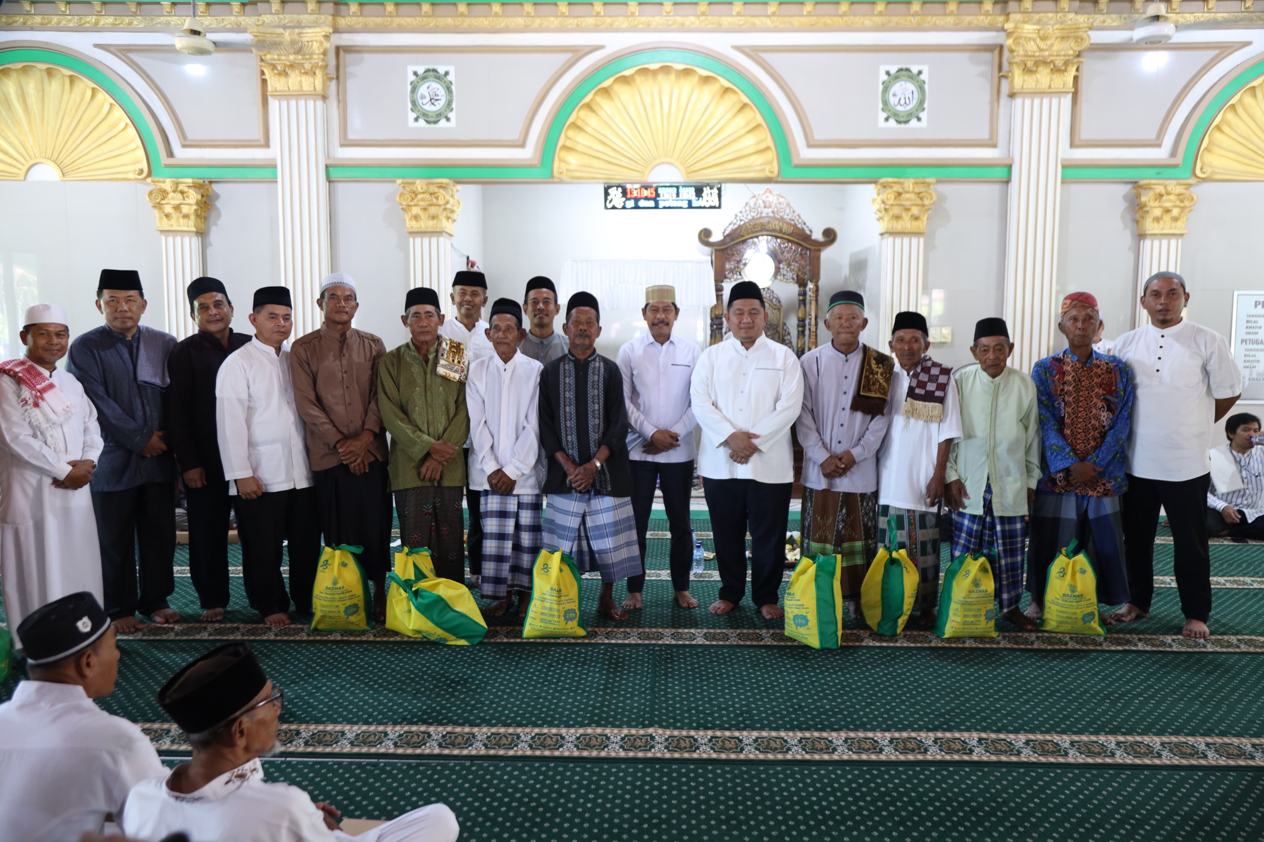 Safari Jumat di Giri Purwa, Bupati Mudyat Noor Tegaskan Desa Harus Jadi Motor Kewirausahaan dan Penggerak Ekonomi