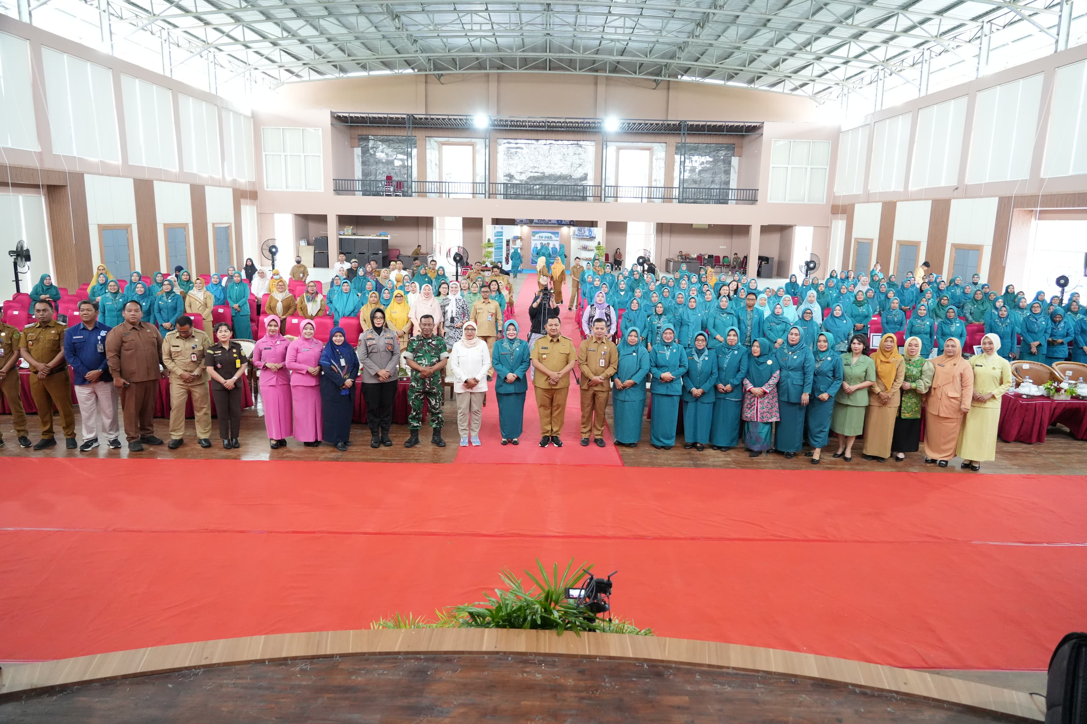 Peringatan HKG PKK Ke-54, Bupati PPU Launching Website, SIM PKK, SIM Posyandu dan Batik PKK
