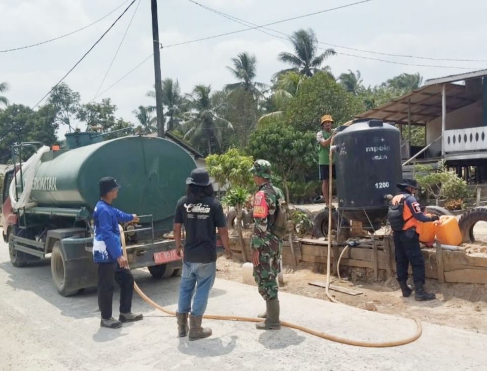 101 Ribu Liter Air Bersih Disalurkan ke Sepaku dan Karang Jinawi